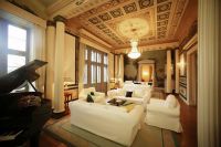Castle Schlitz 12 Lounge